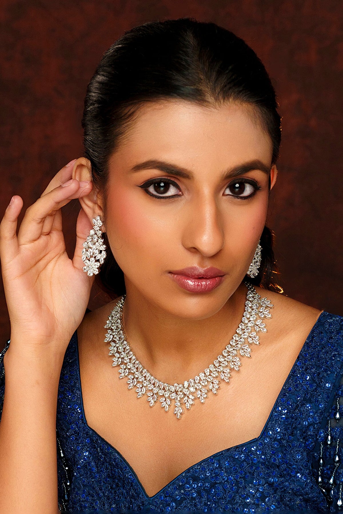 Faux Diamond Embellished Necklace Set 