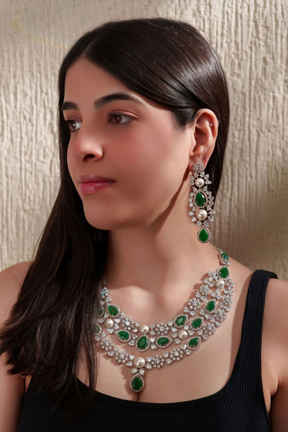 Tear Drop Carved Diamond Embellished Necklace Set 