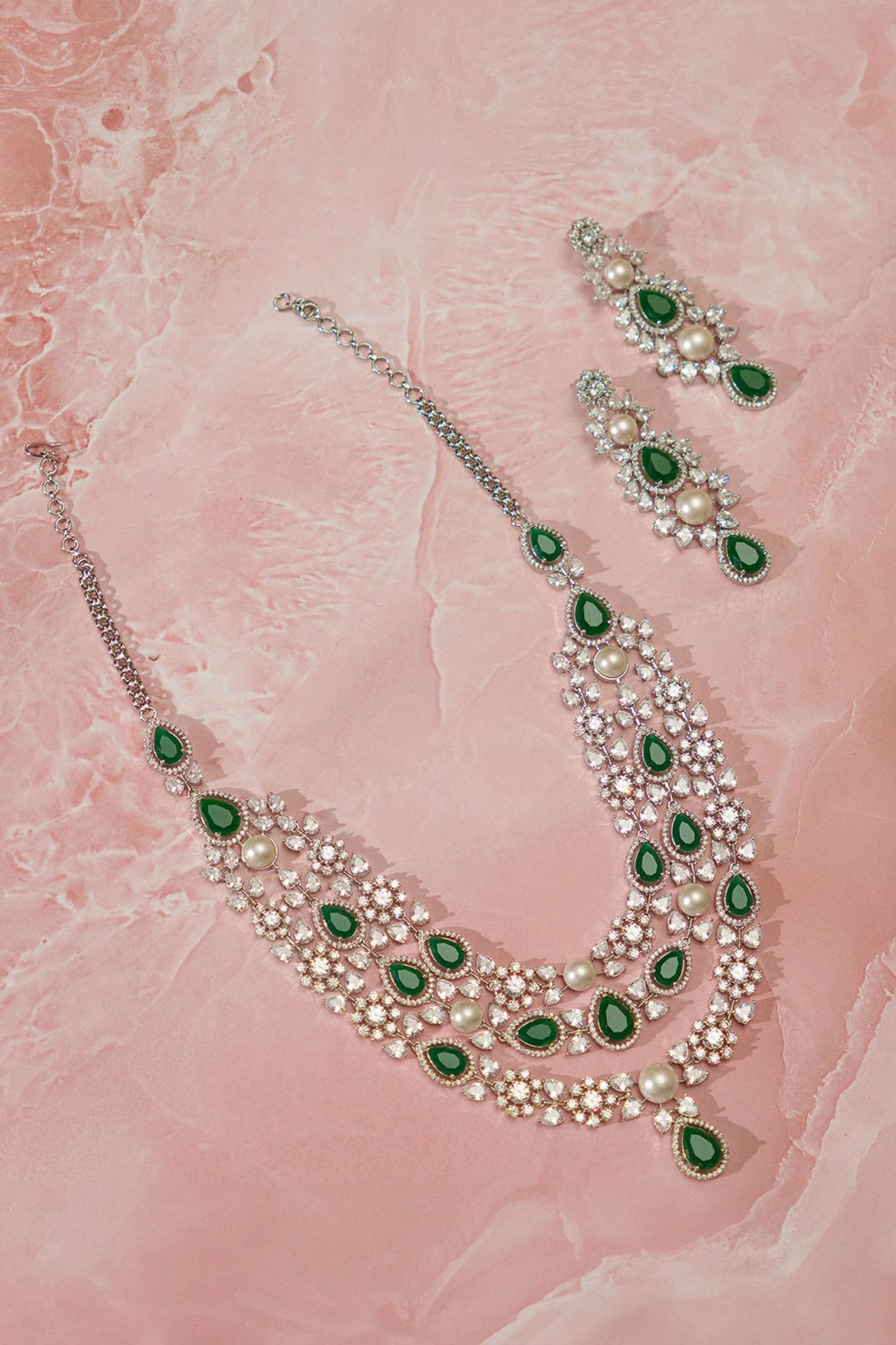Tear Drop Carved Diamond Embellished Necklace Set 
