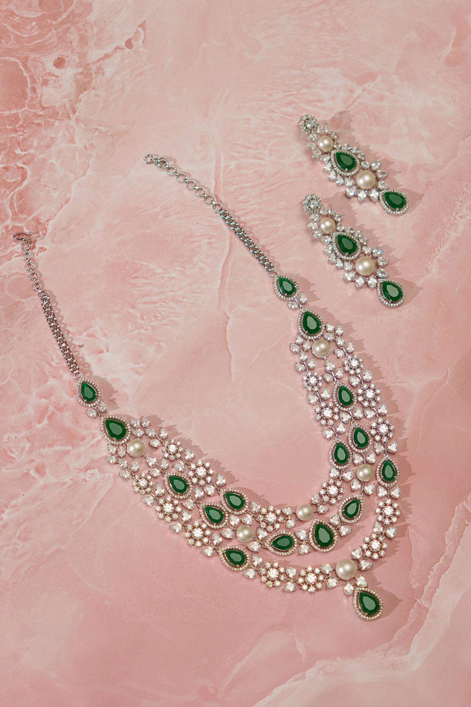 Tear Drop Carved Diamond Embellished Necklace Set 