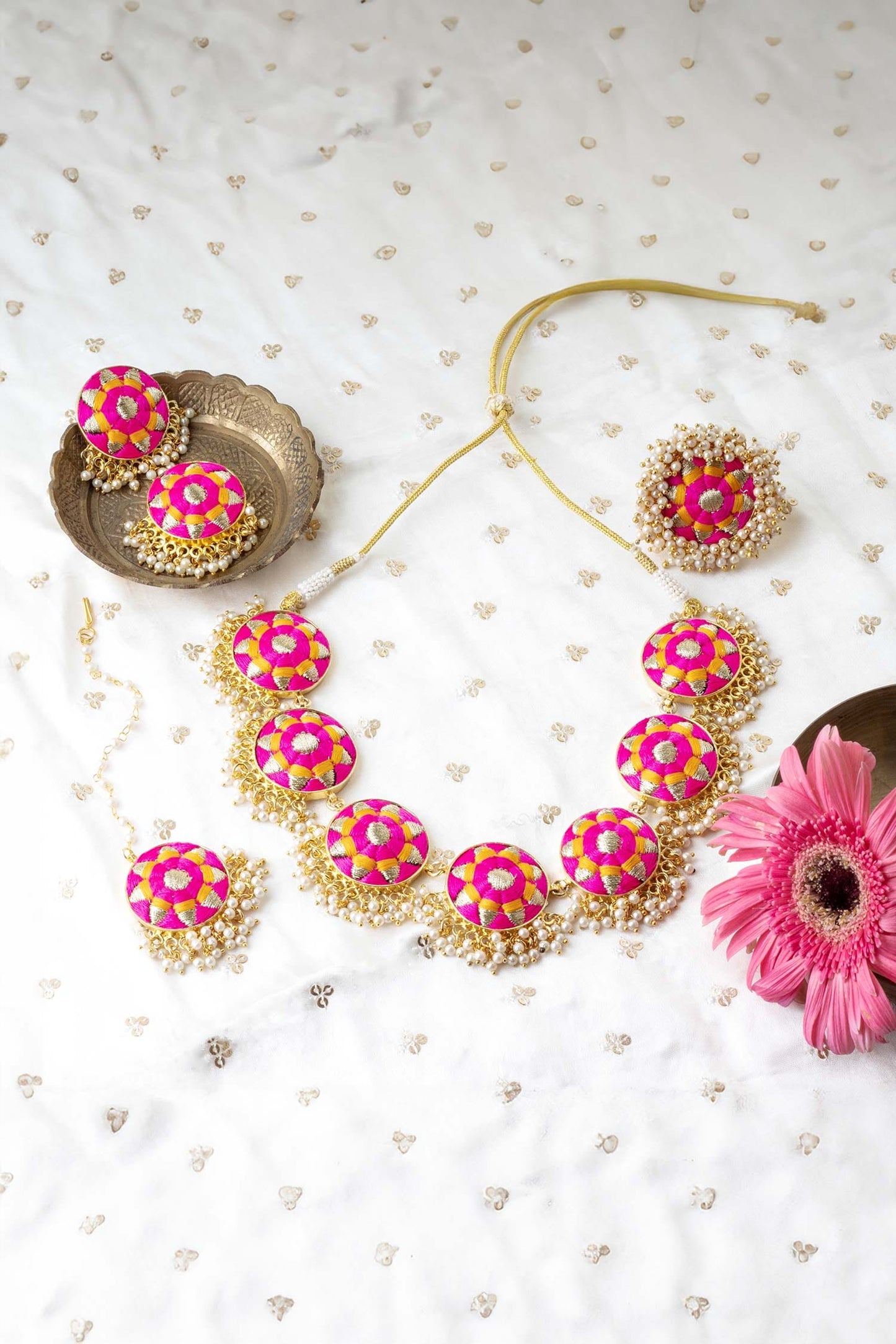 Orchid Circular Motif Necklace Set 