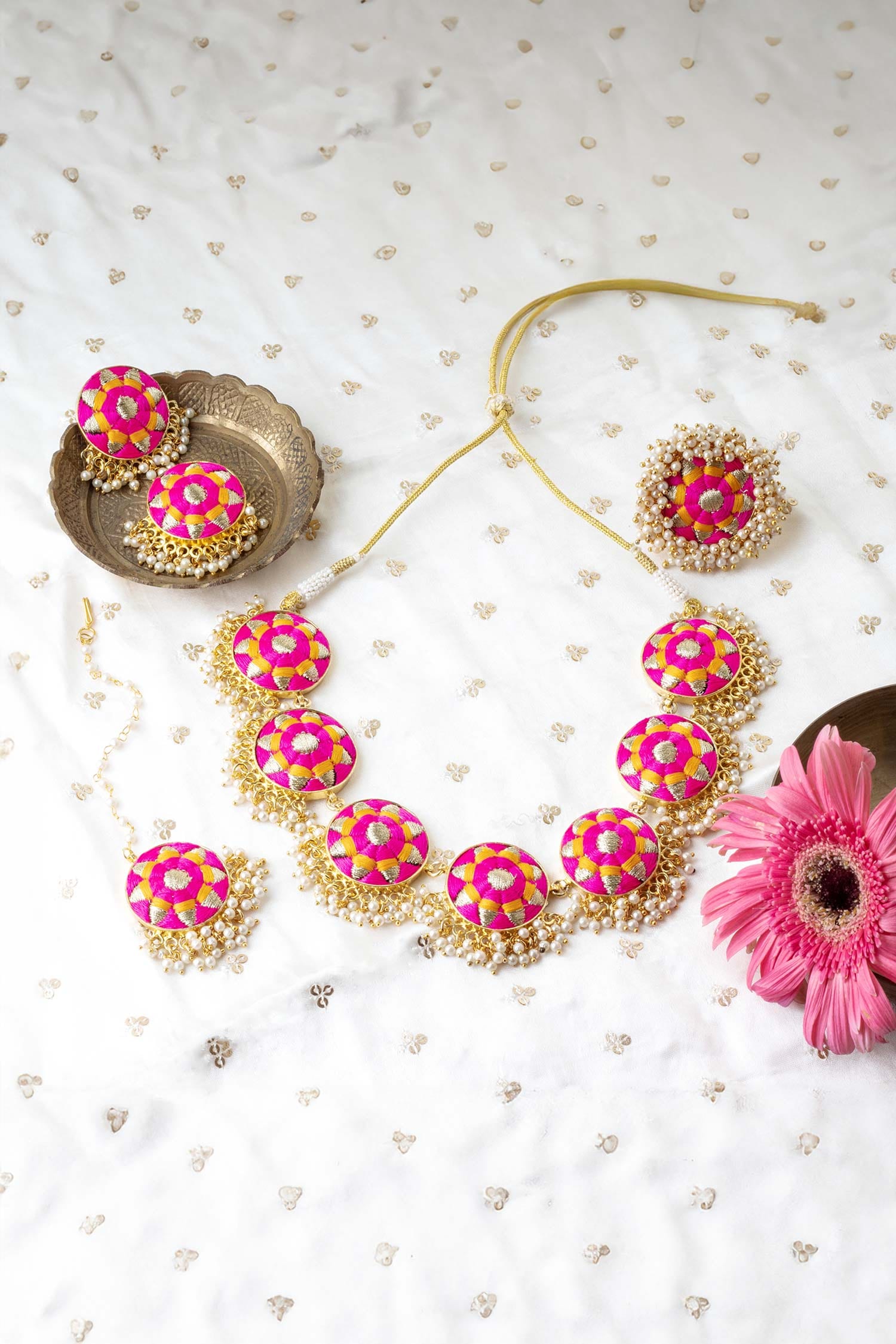 Orchid Circular Motif Necklace Set 