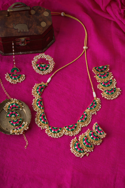 Forest Lily Semicircular Motif Necklace Set 