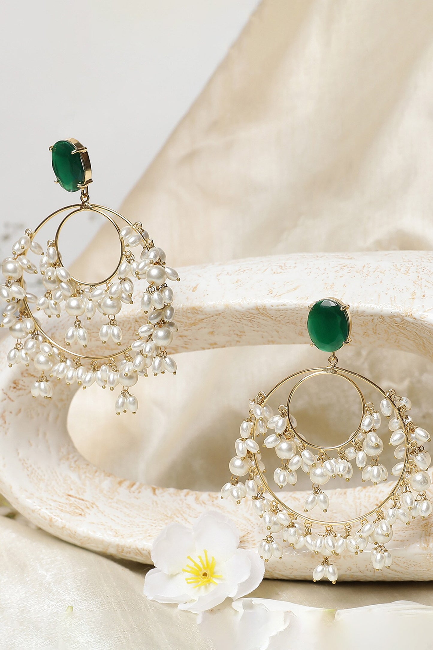 Le Harmonia Pearl Chandbalis 