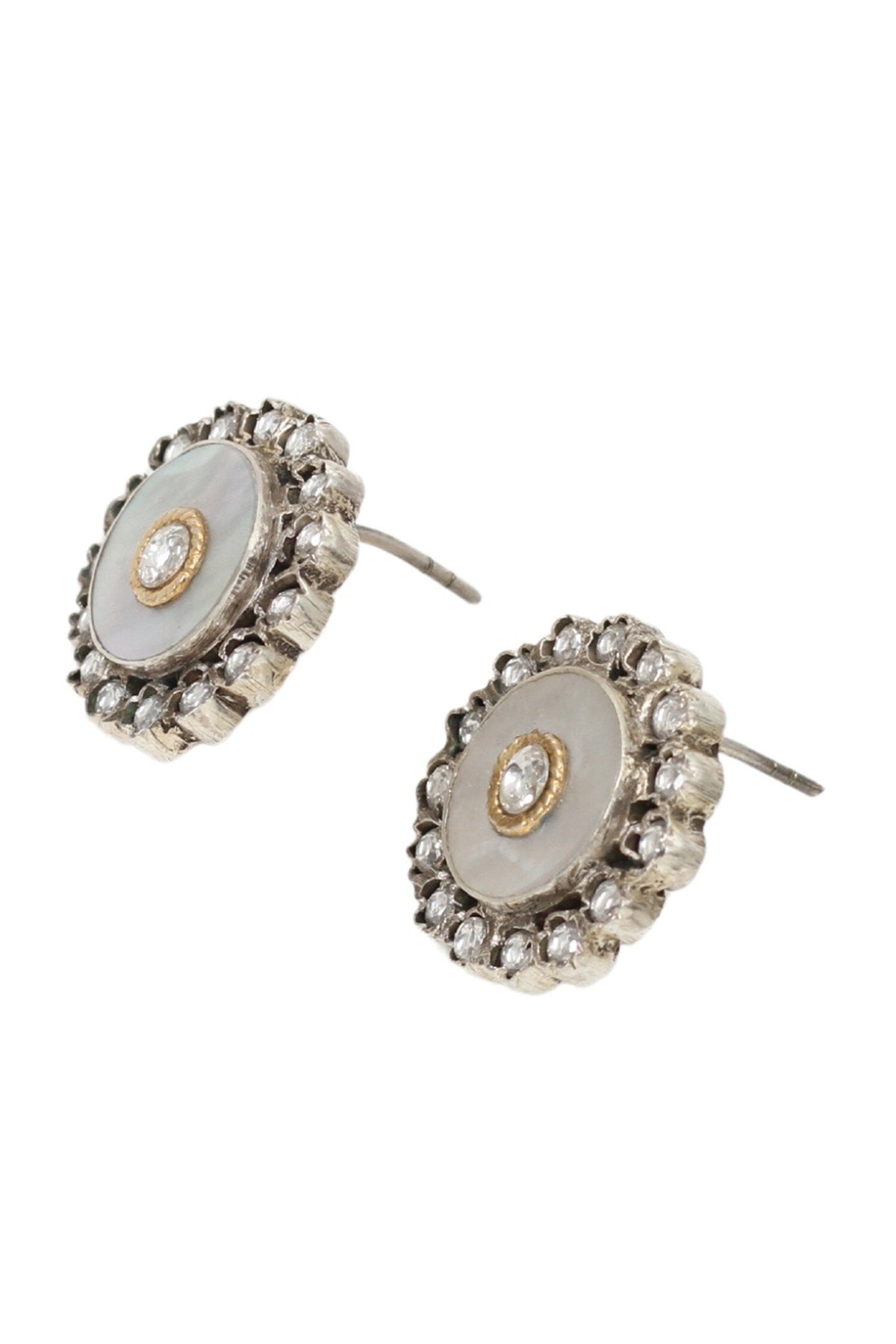 Pearl Embellished Stud Earrings 