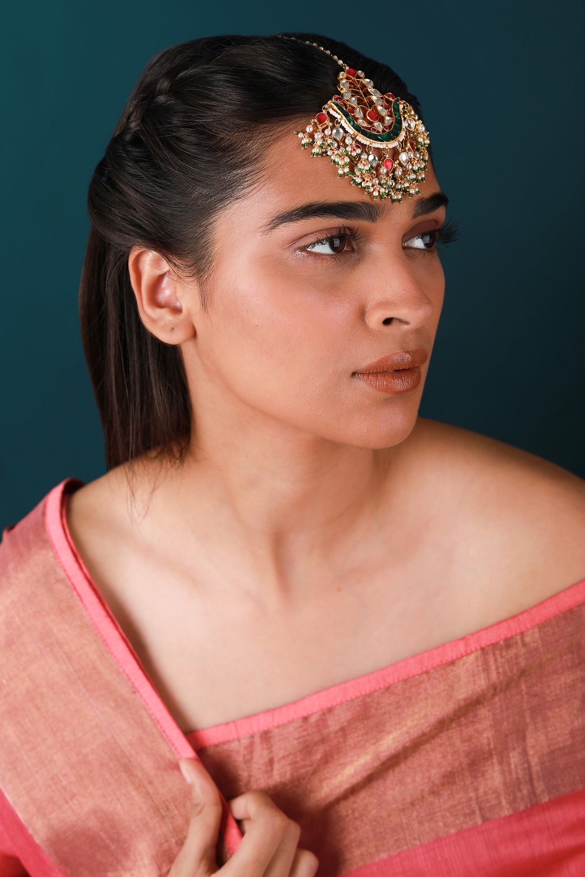 Jadtar Stone Embellished Maangtikka 