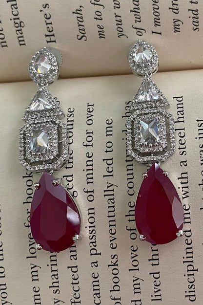 Layered Teardrop Stone Embellished Necklace Set 