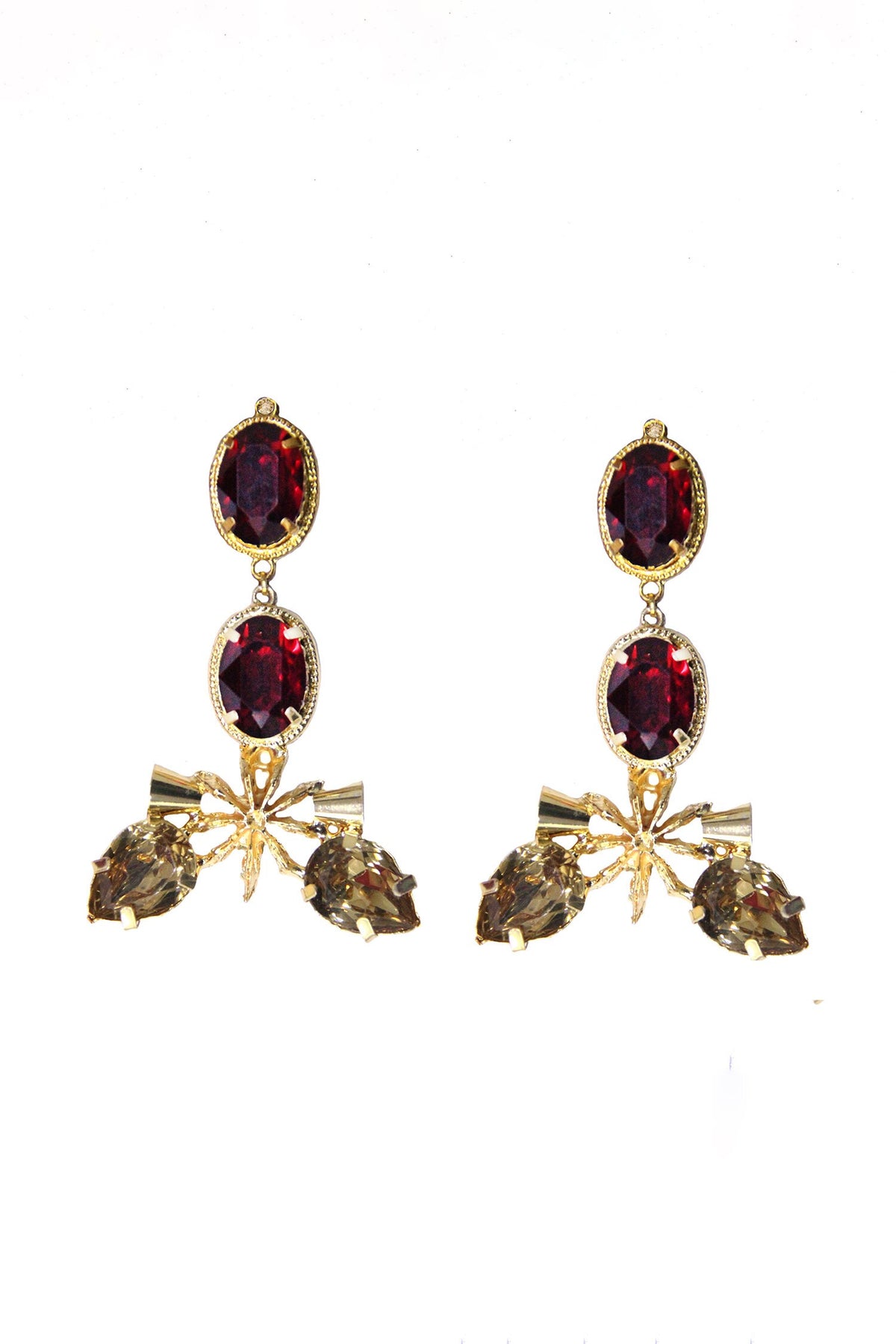 Carved Abstract Embellished Earring 