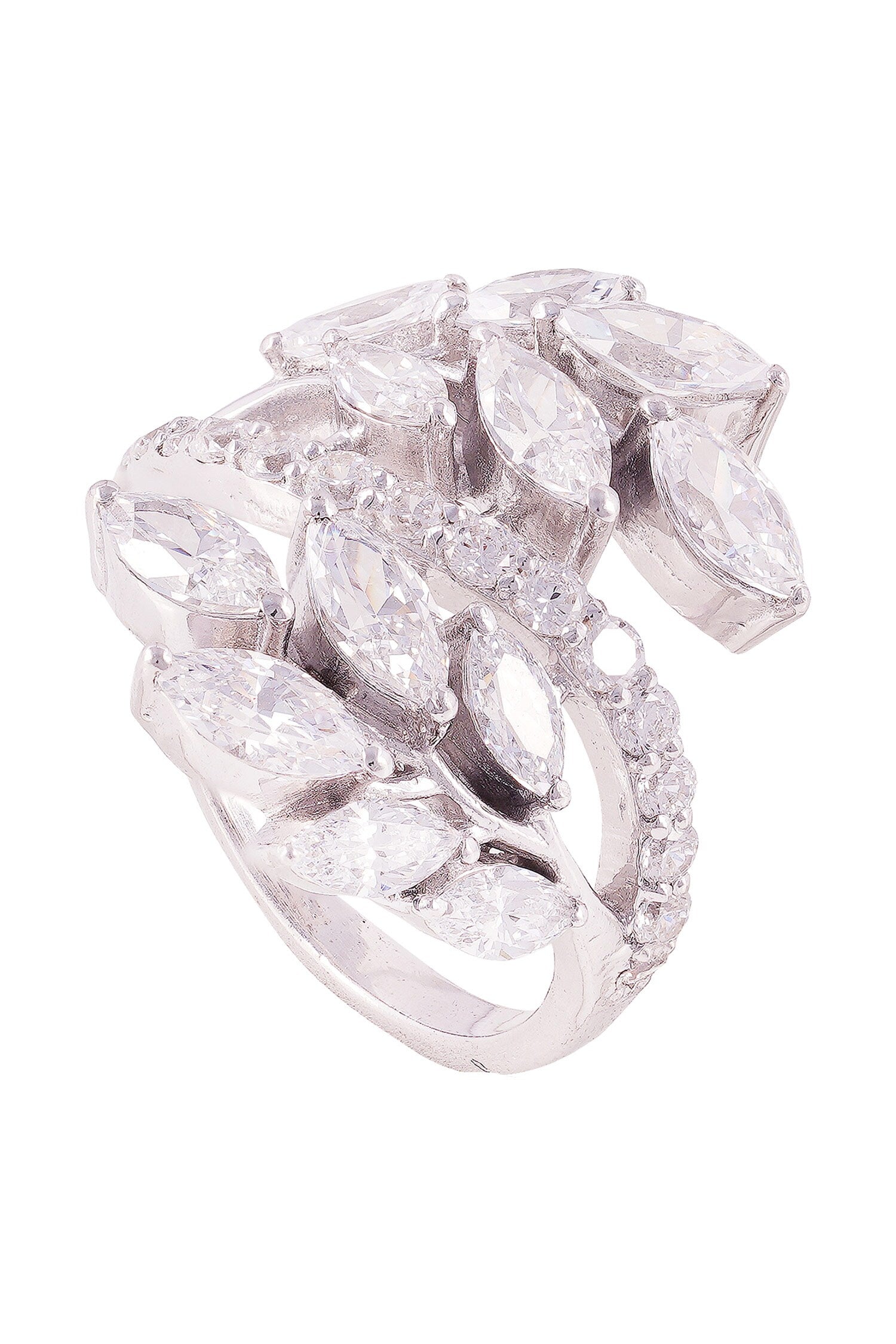 Lilly Carved Ring 