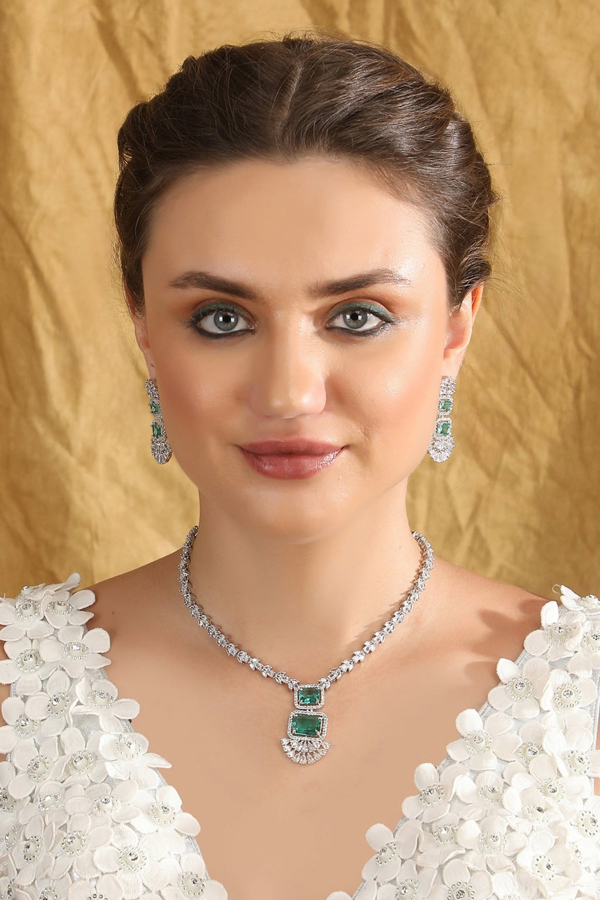 Crystal Embellished Pendant Necklace Set 