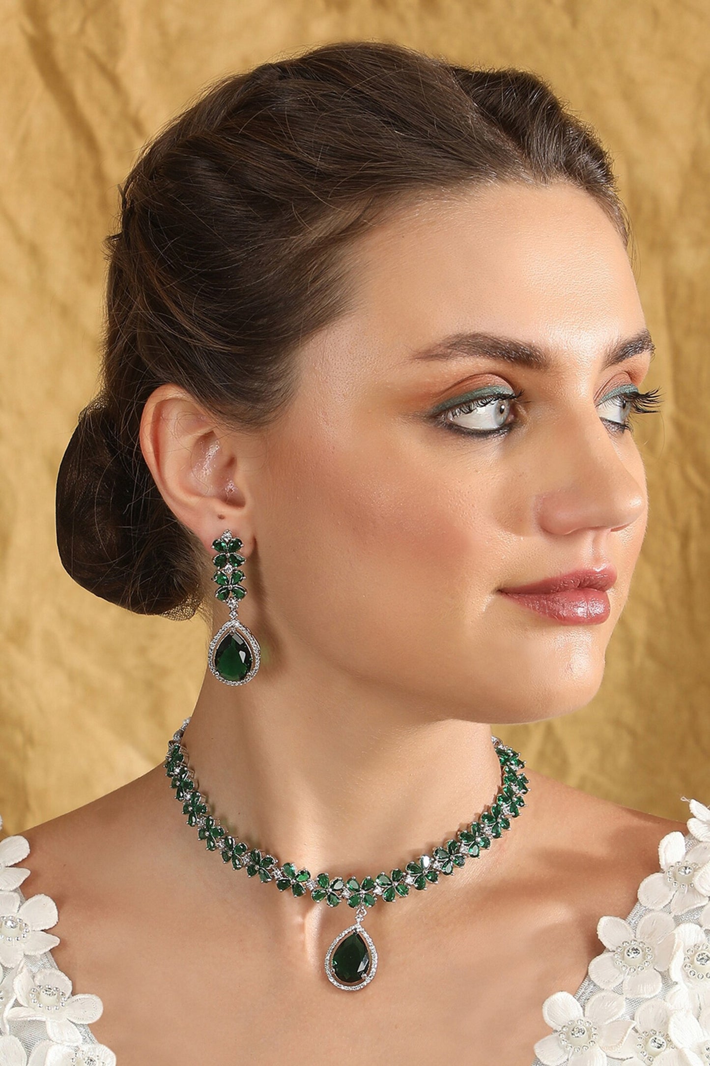 Tear Drop Pendant Choker Set 