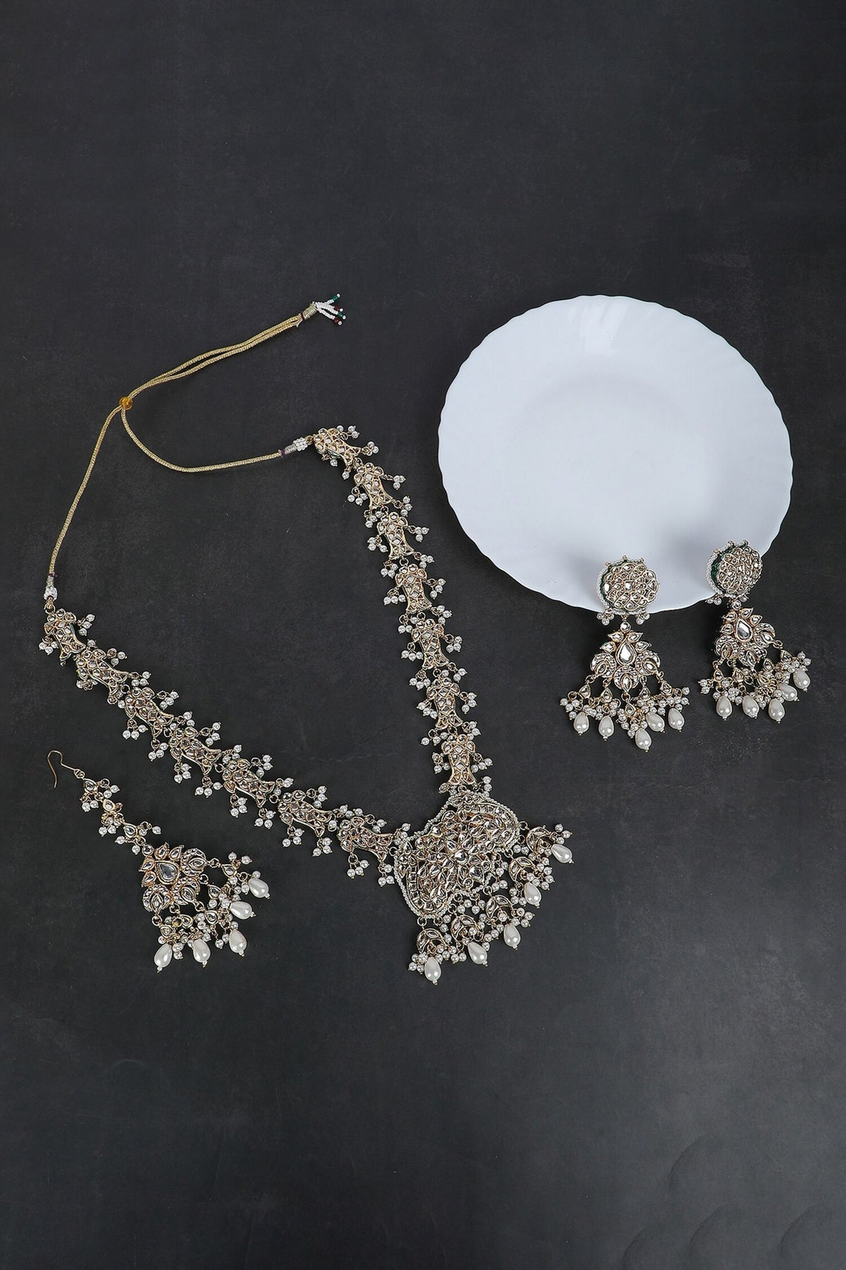 Crystal Studded Fish Pattern Long Necklace Set 