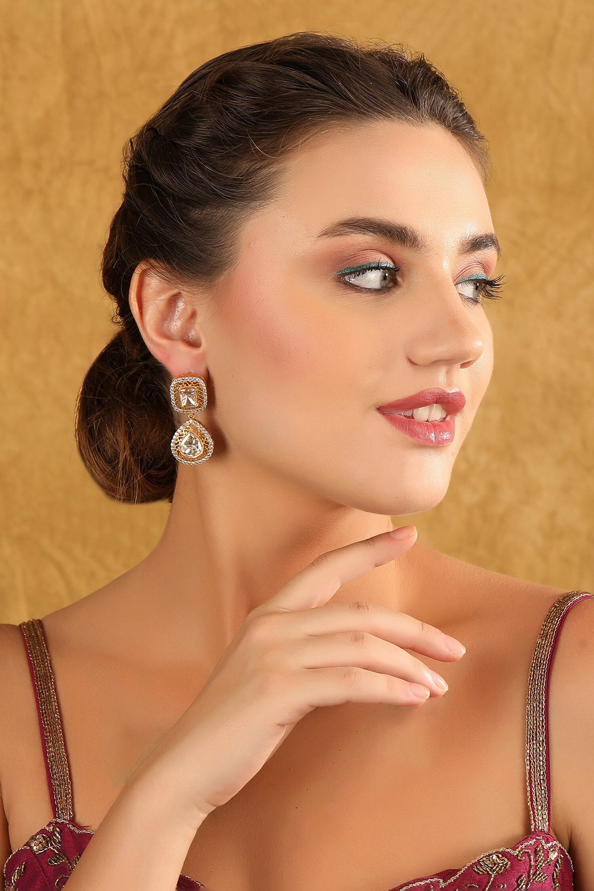 Embellished Drop Pattern Earrings 