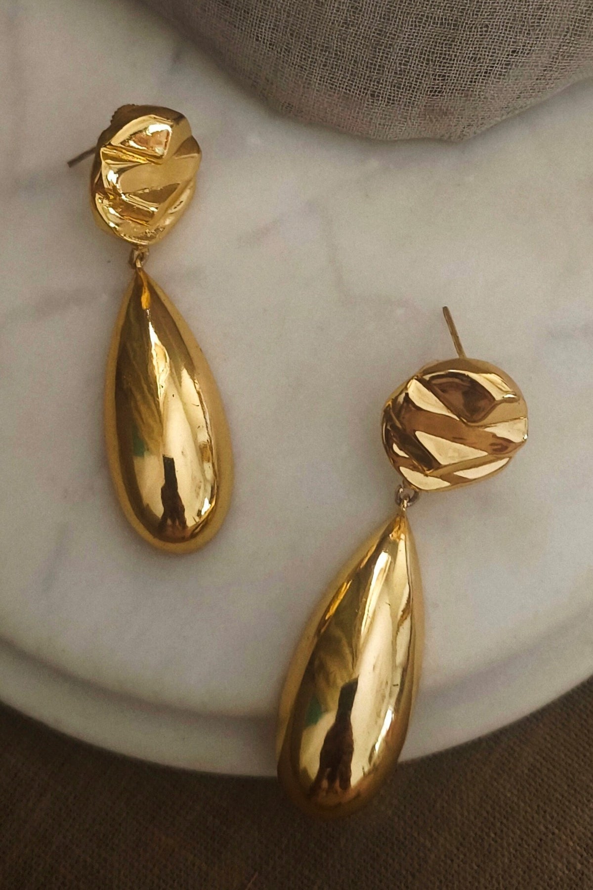 Amore Textured Danglers 