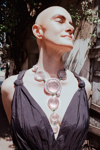 Palatial Quartz Serpentine Long Necklace 