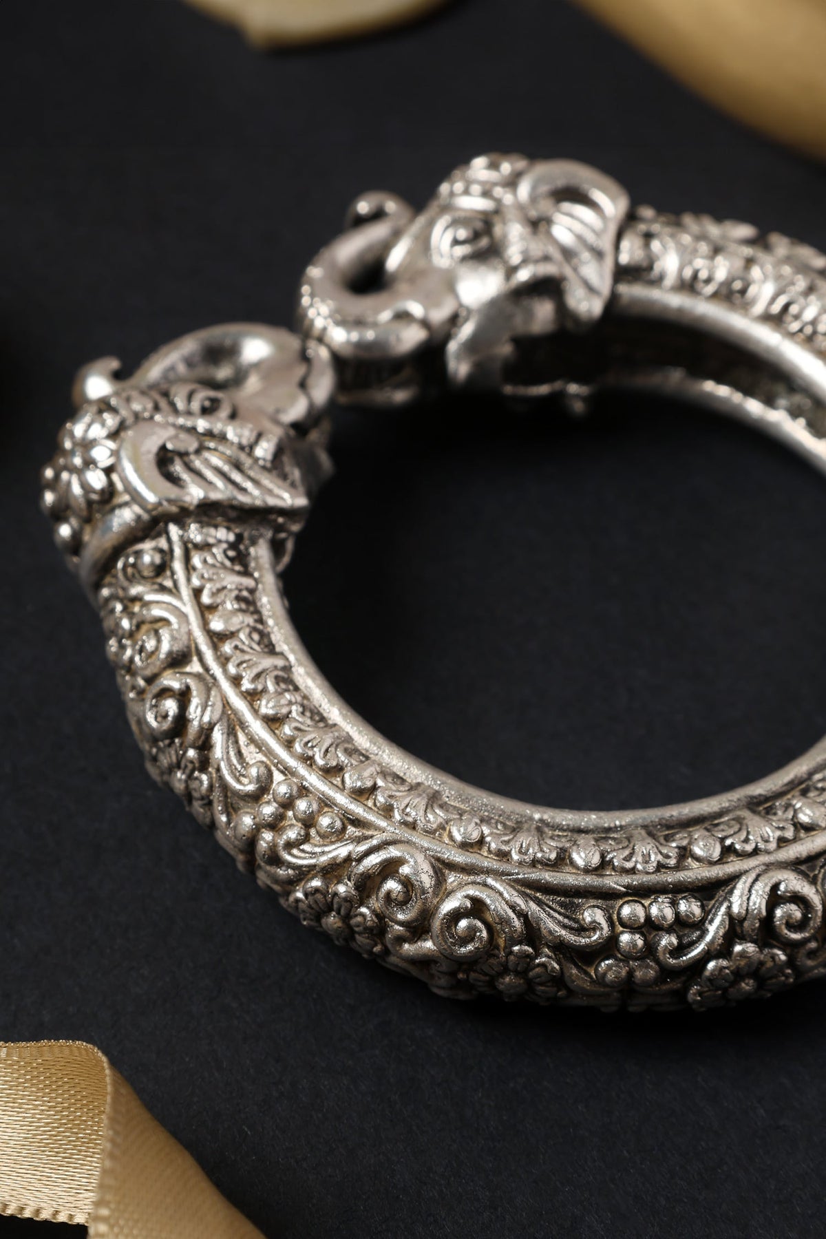 Elephant Carved Vintage Temple Kada-Single Pc 