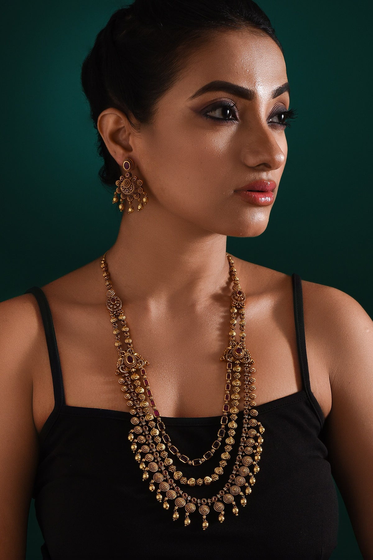 Divinity Adorned Stone Studded Necklace Set 