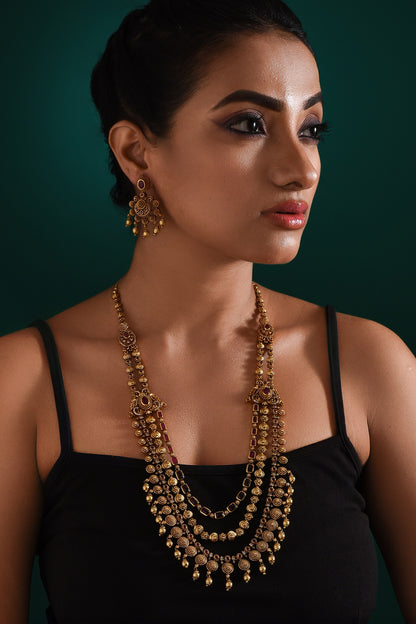 Divinity Adorned Stone Studded Necklace Set 