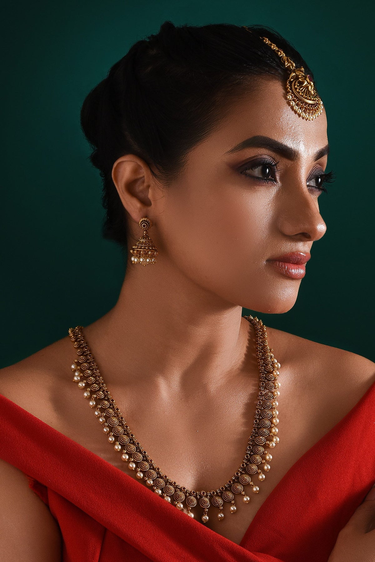 Heritage Bliss Stone Studded Necklace Set 
