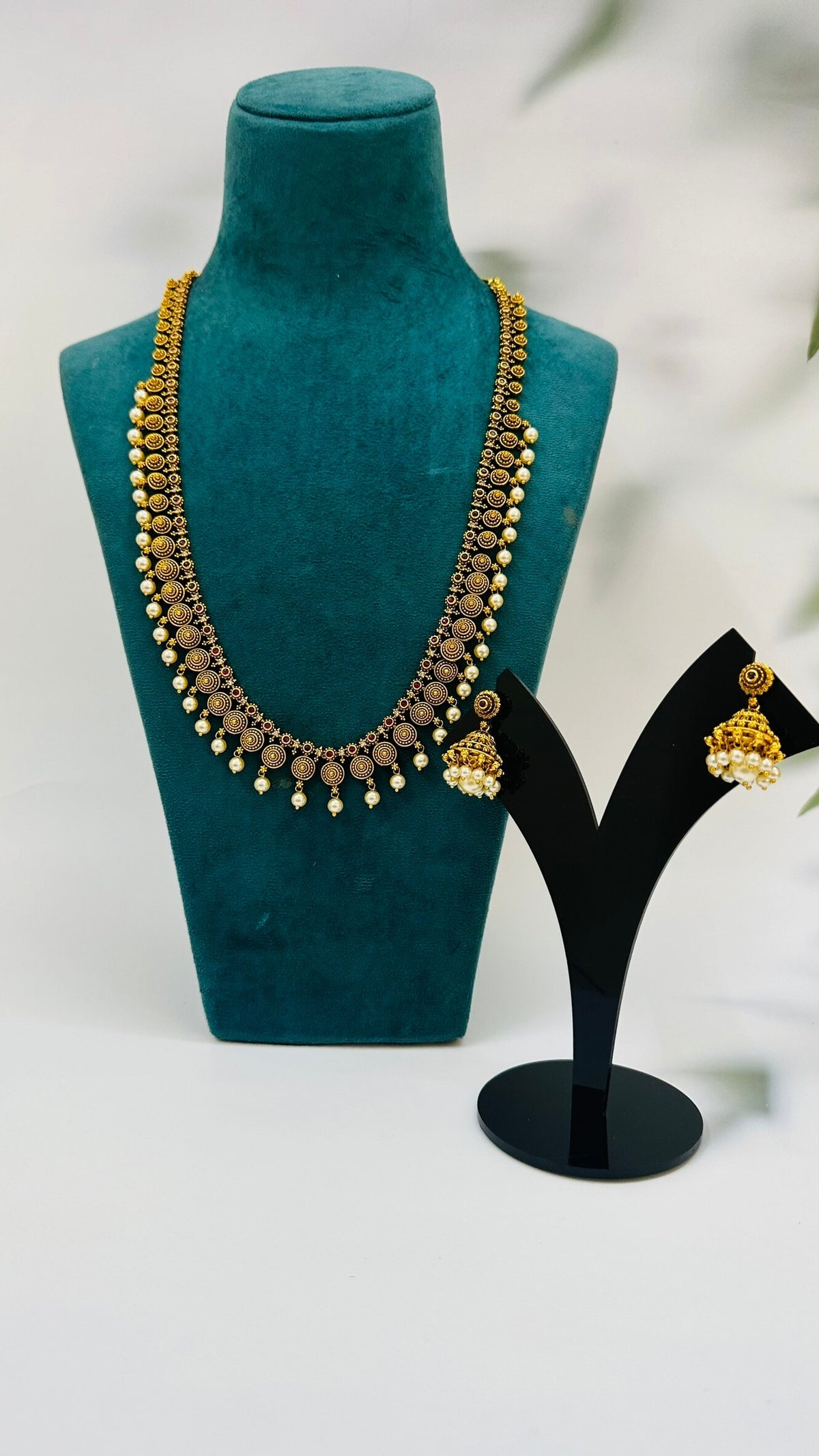 Heritage Bliss Stone Studded Necklace Set 