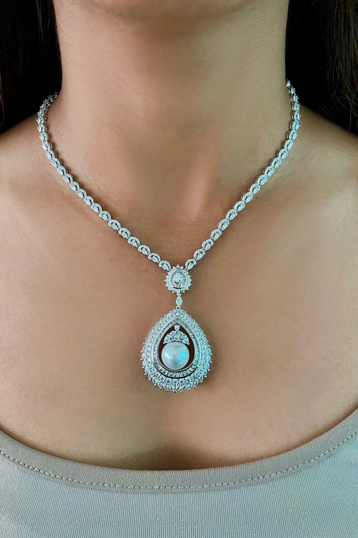 Diamonte Pearl Embellished Drop Necklace Set 