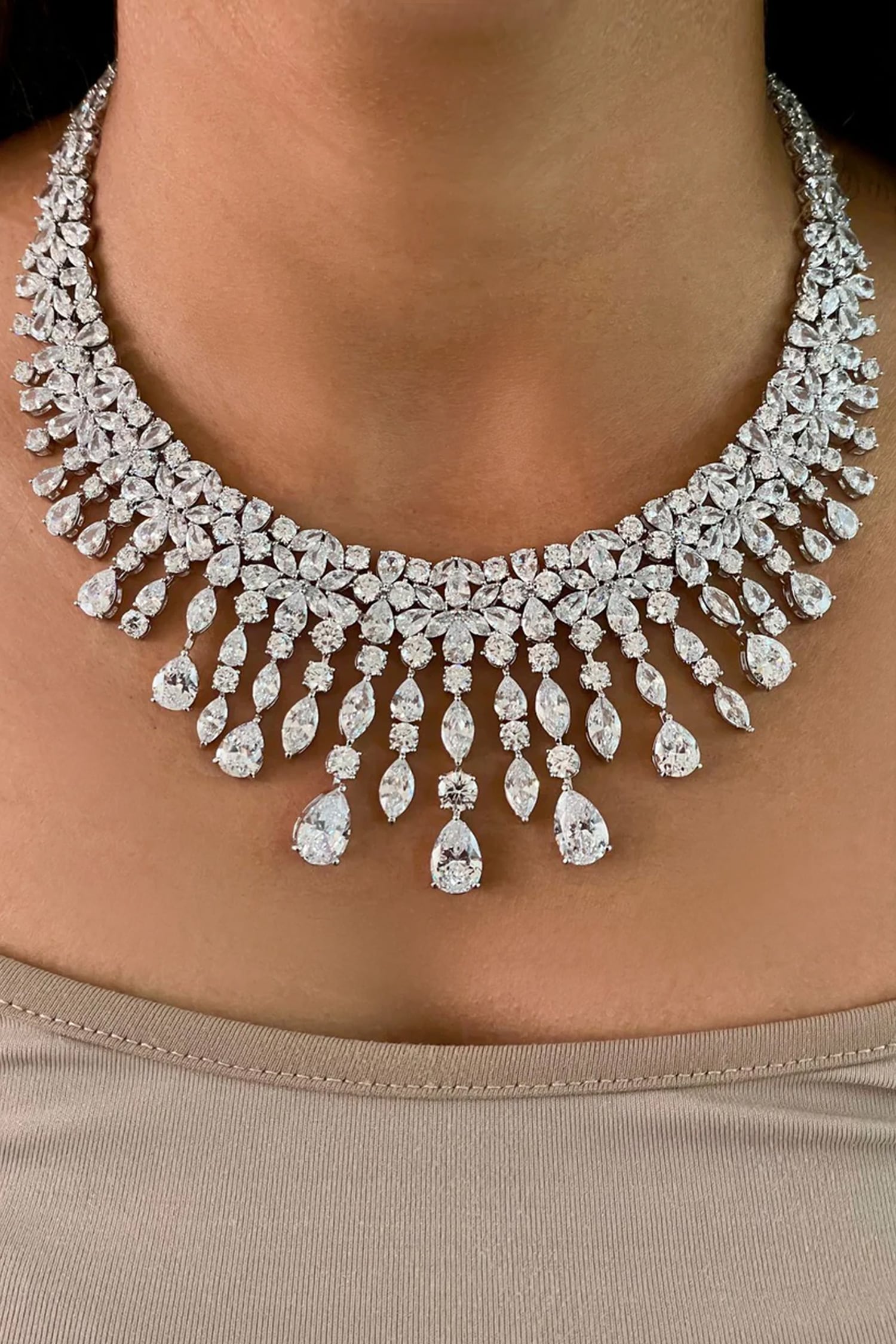 Bee Dimonte Drops Necklace Set 
