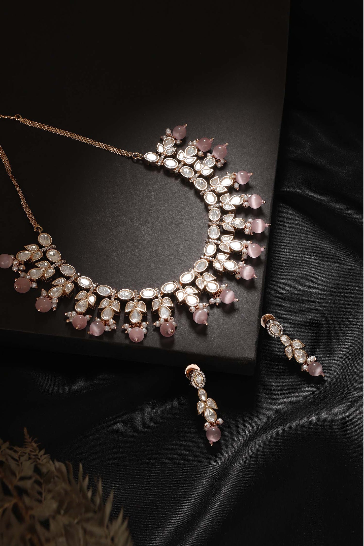 Gauri Floret Carved Necklace Set 