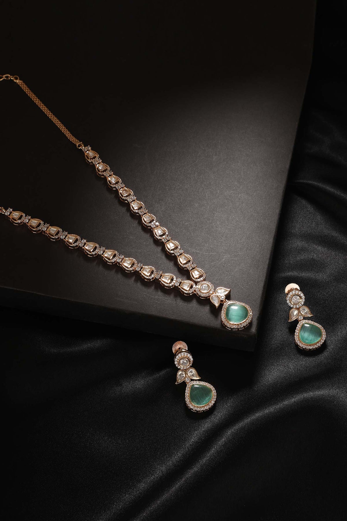 Nazakat Embellished Necklace Set 