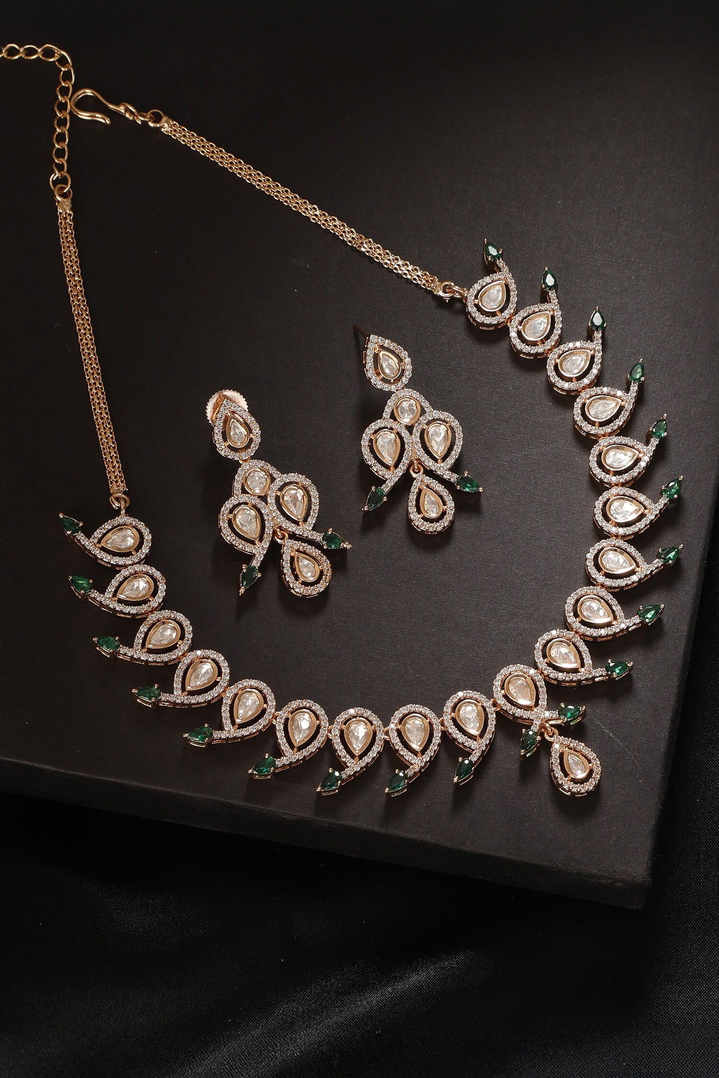 Tear Drop Carved Necklace Set 