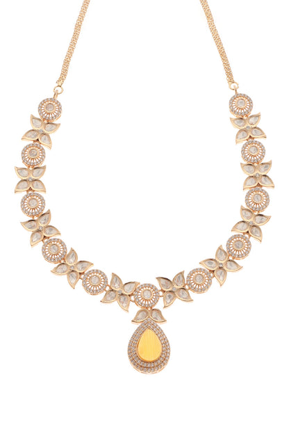 Floret Carved Pendant Necklace Set 