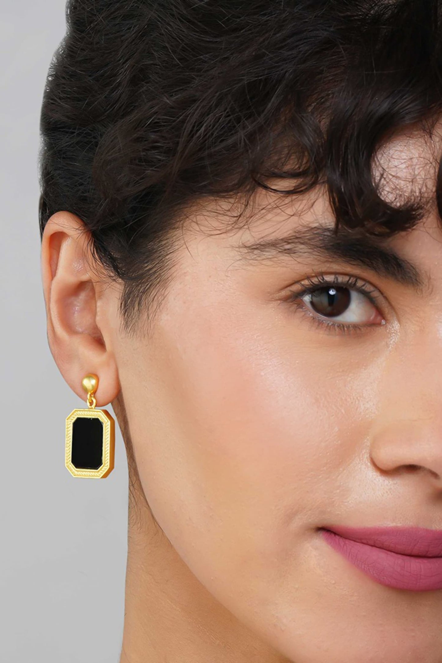 Revitalise Onyx Earrings 