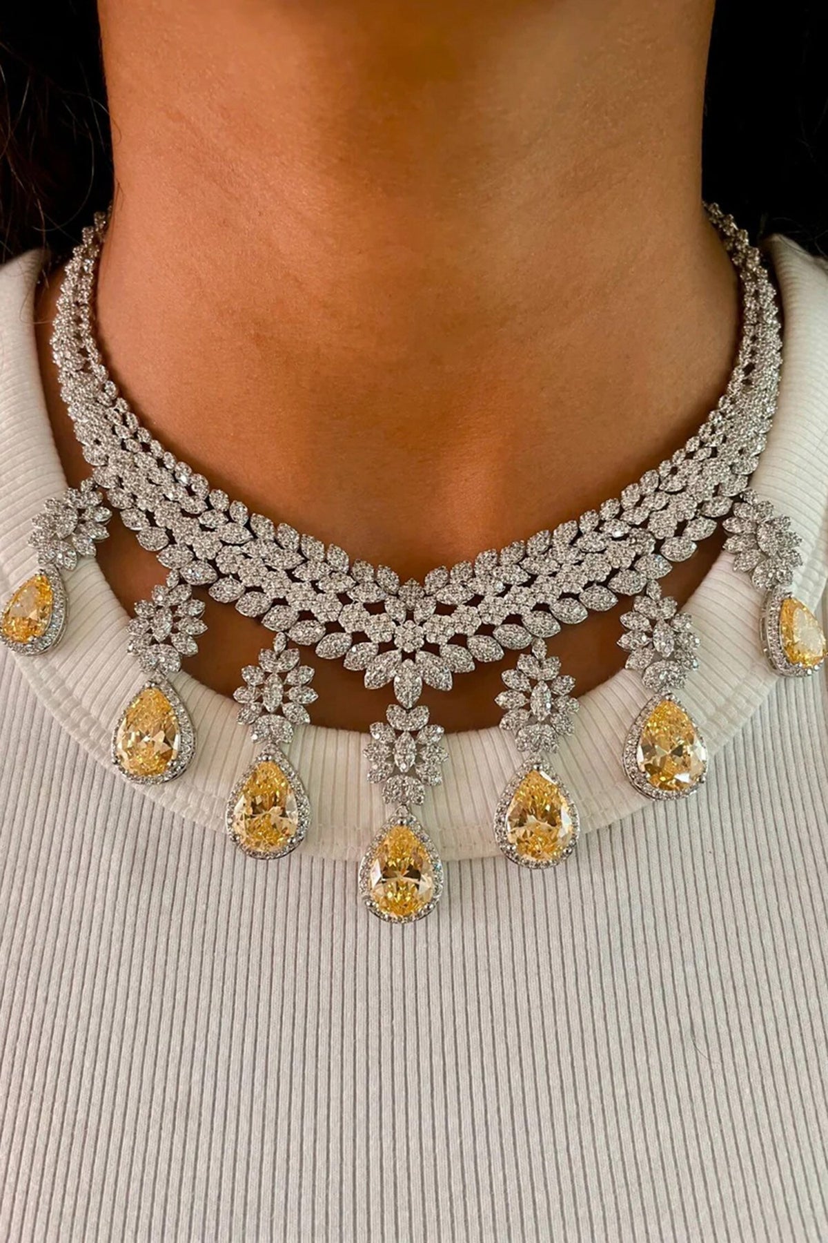 Tear Drop Carved Necklace Set 