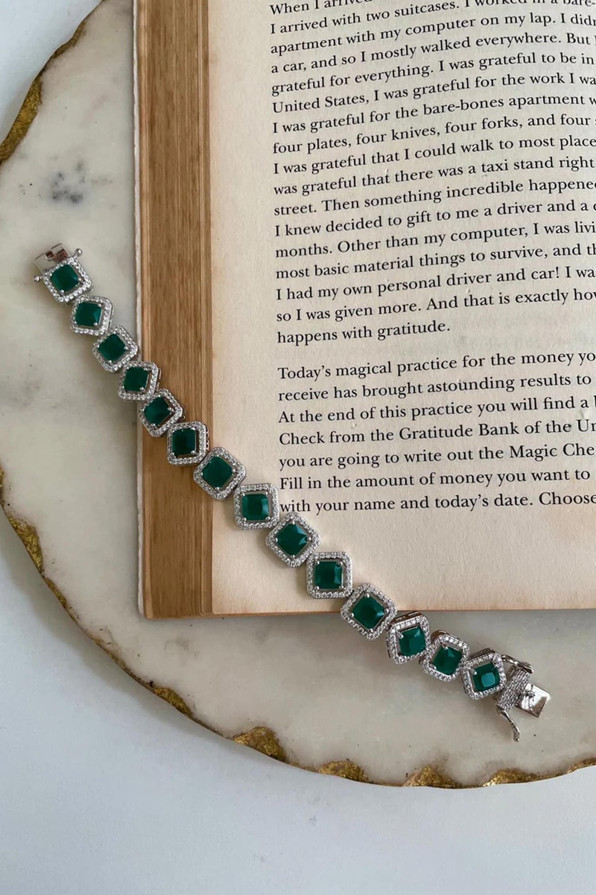 Tear Drop Shaped Necklace Set 