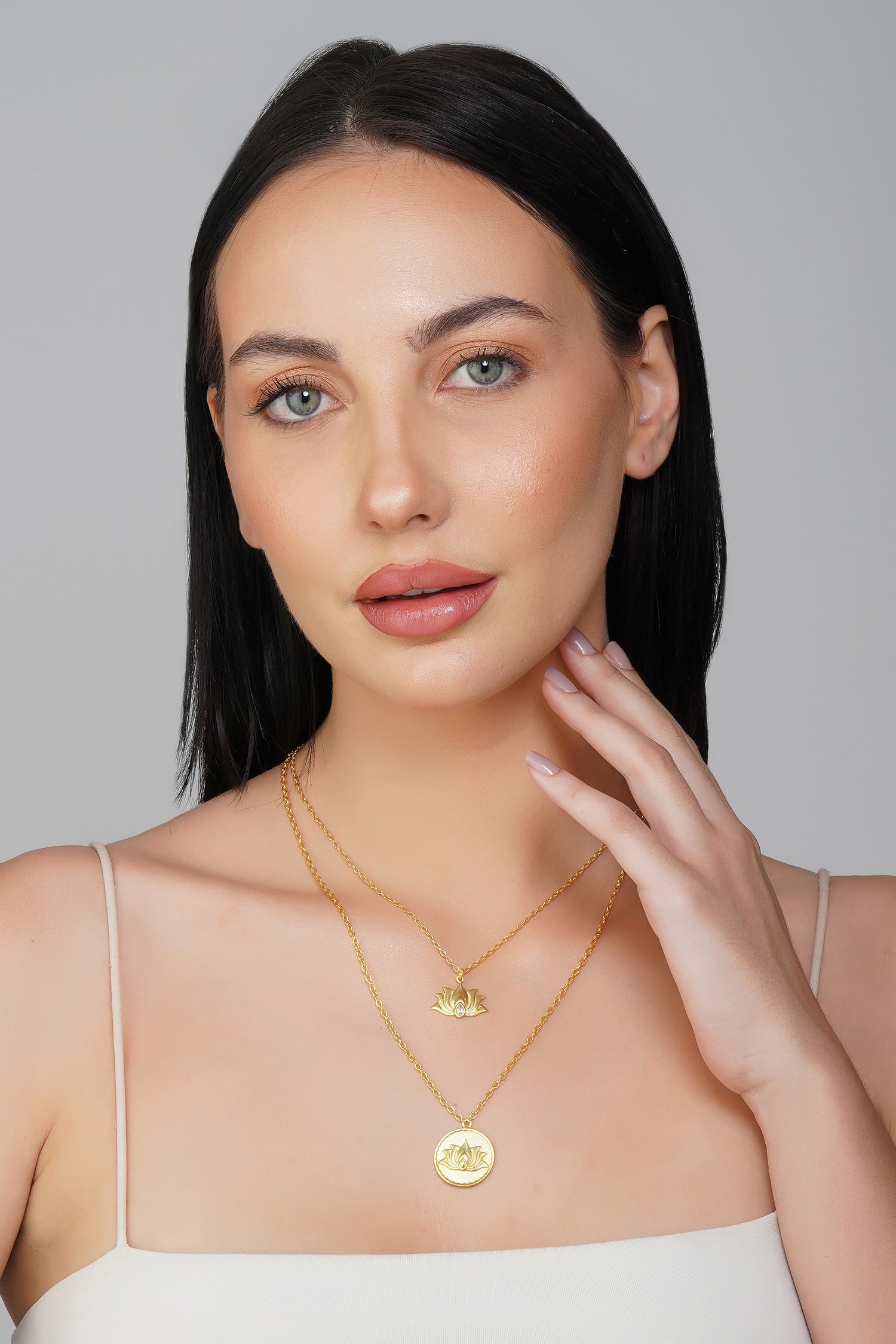 Emerging Beauty Lotus Carved Pendant Necklace 