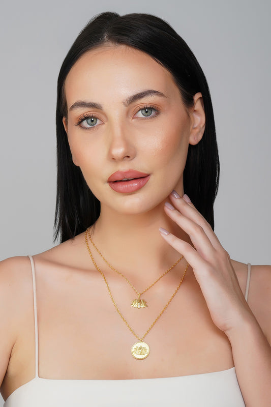Emerging Beauty Lotus Carved Pendant Necklace 