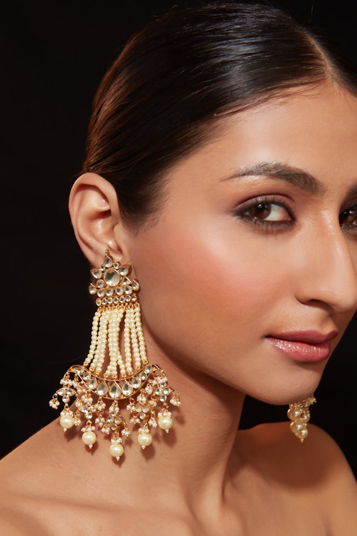 Floral Carved Kundan Embellished Earrings 