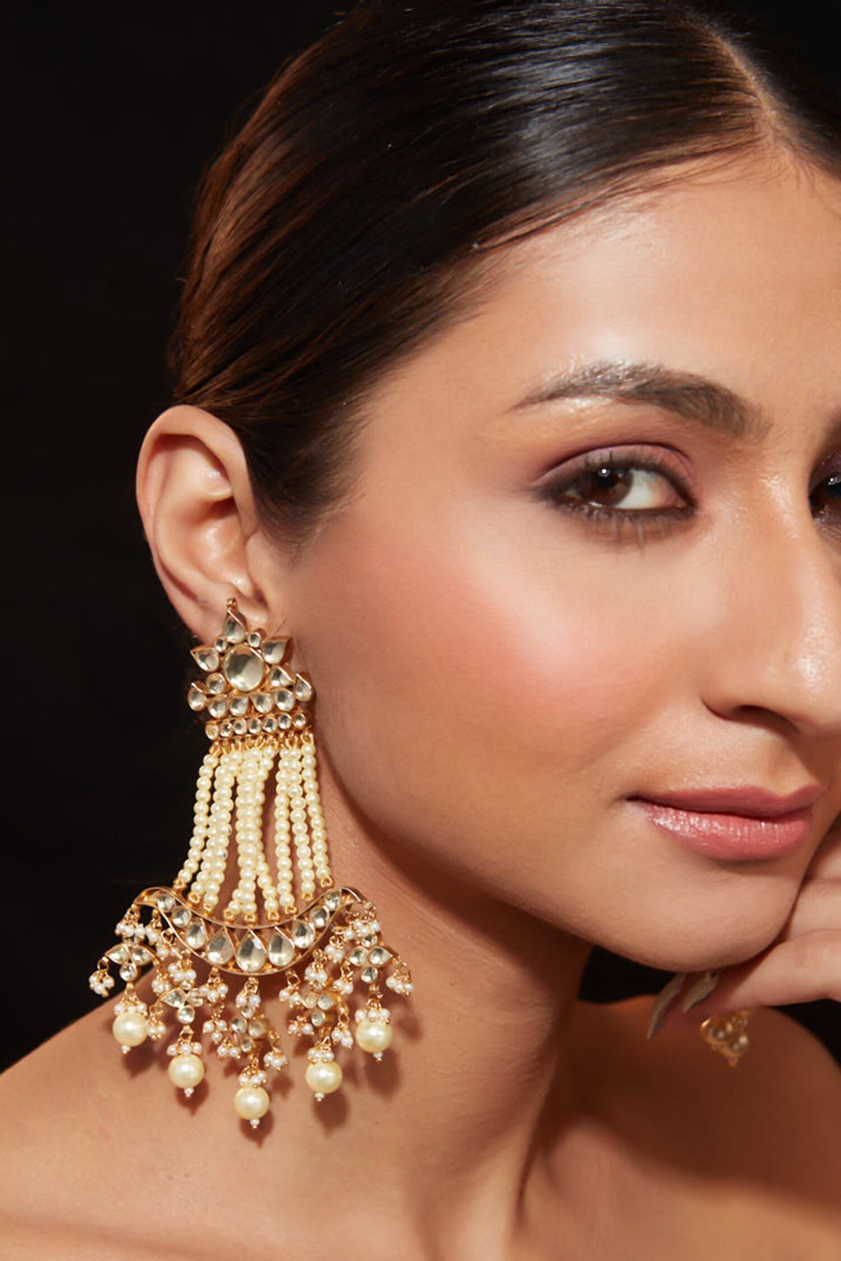 Floral Carved Kundan Embellished Earrings 