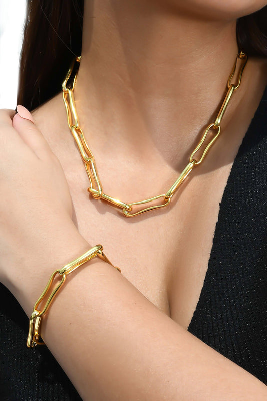 Sculpted Clip Necklace 