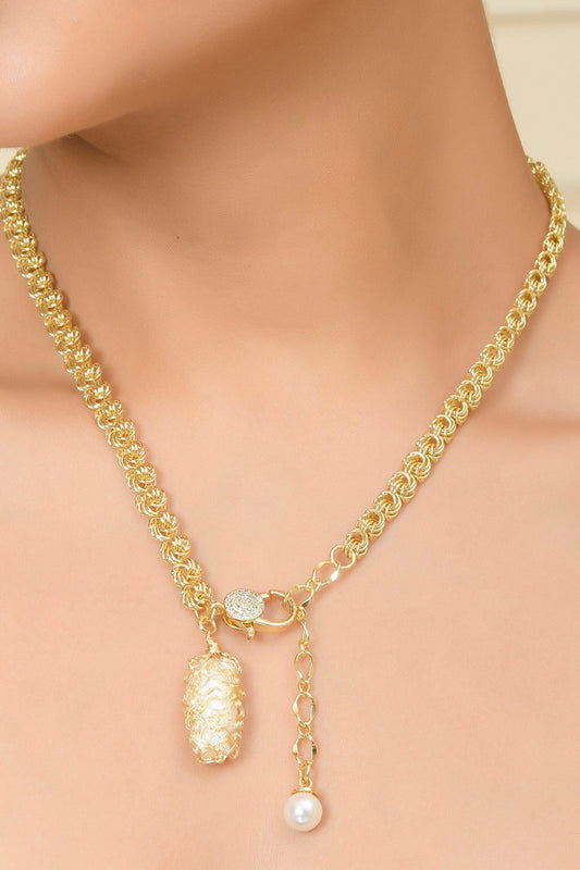 Mesh Pearl Embellished Pendant Necklace 