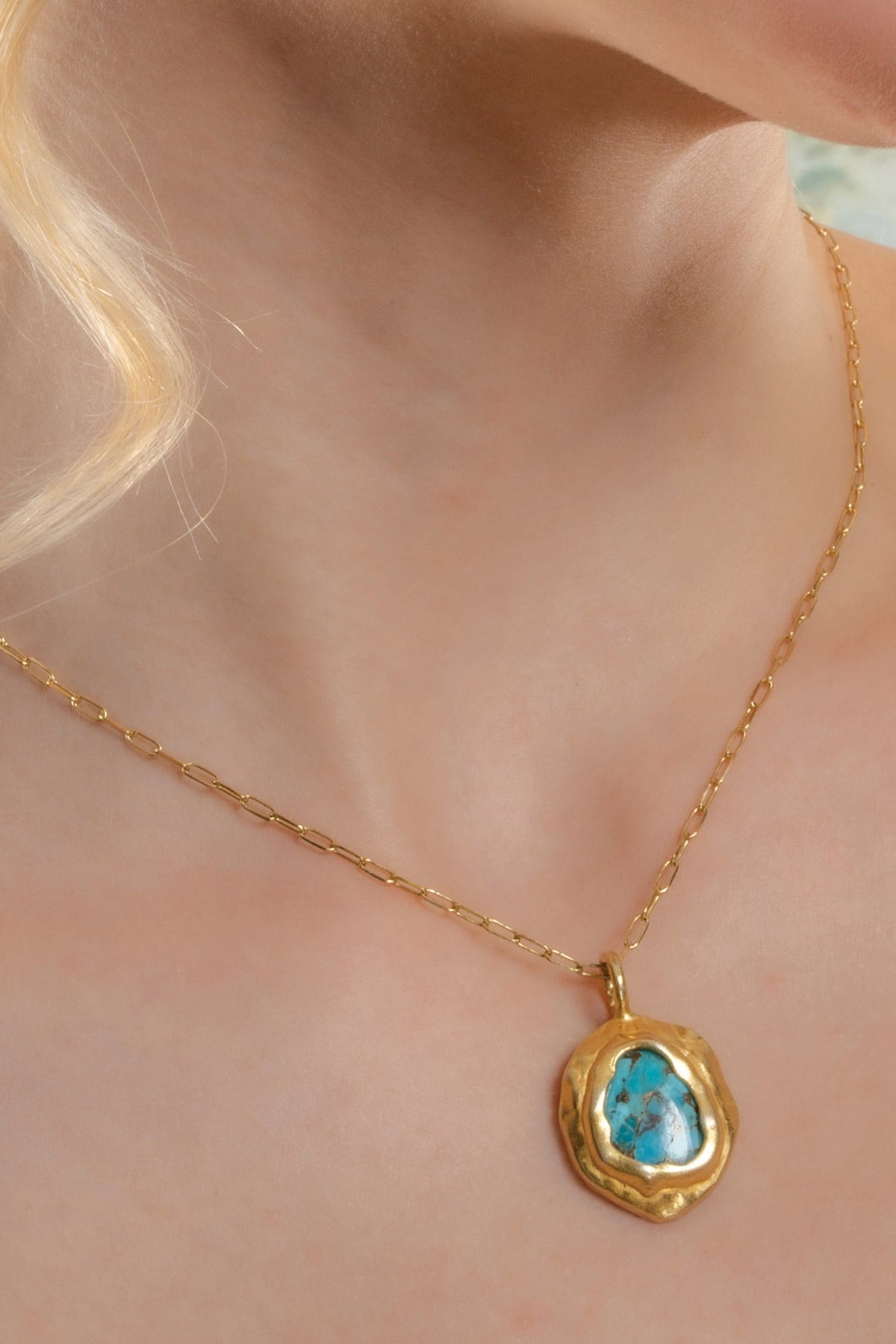 Mineral Chunk Embellished Pendant Necklace 