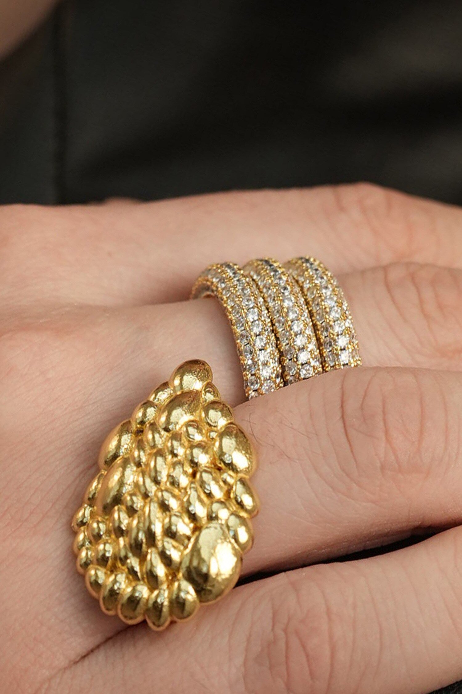 Glitzy Star Studded Ring 