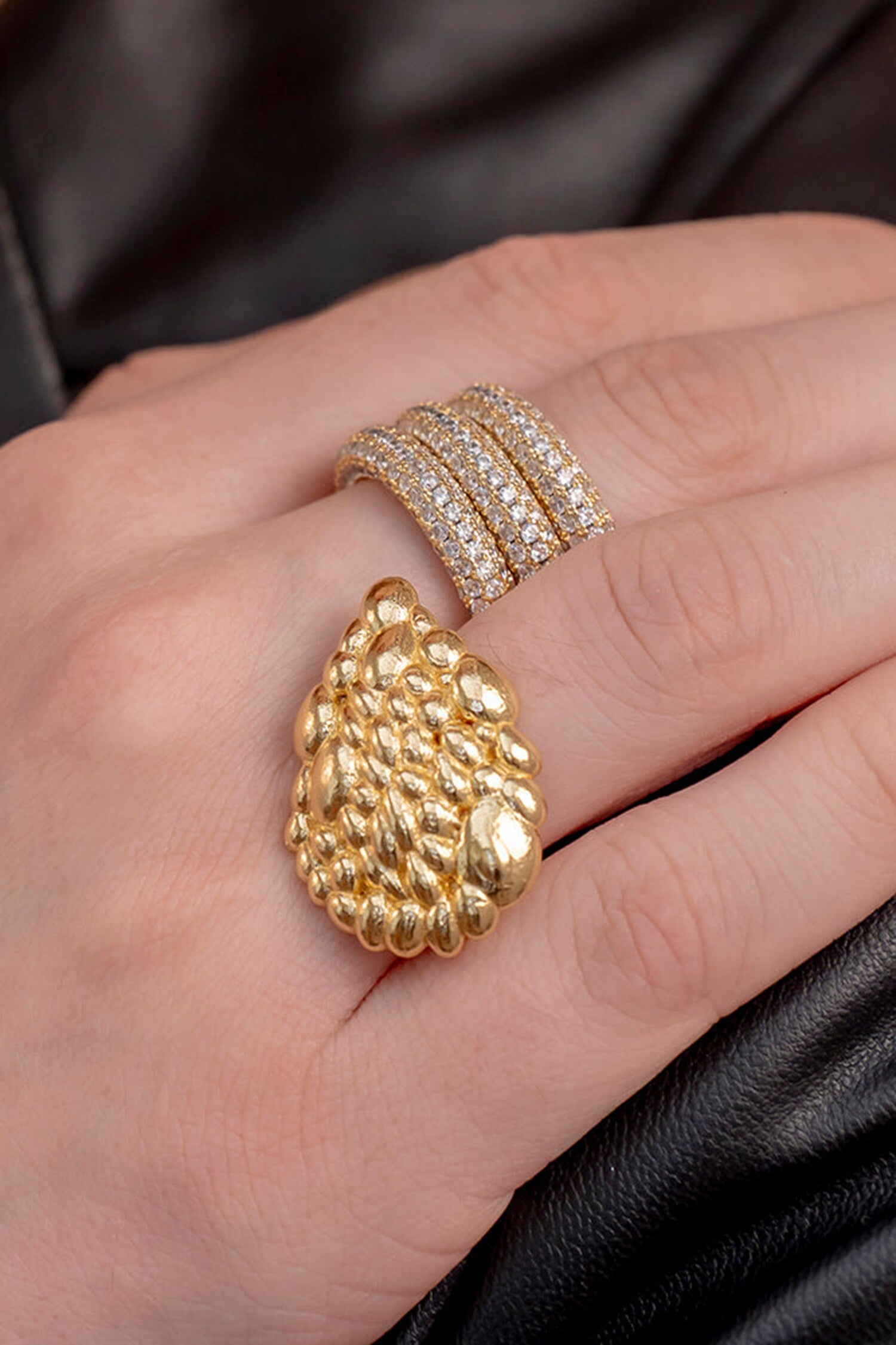 Glitzy Star Studded Ring 