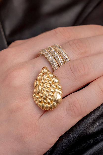 Glitzy Star Studded Ring 