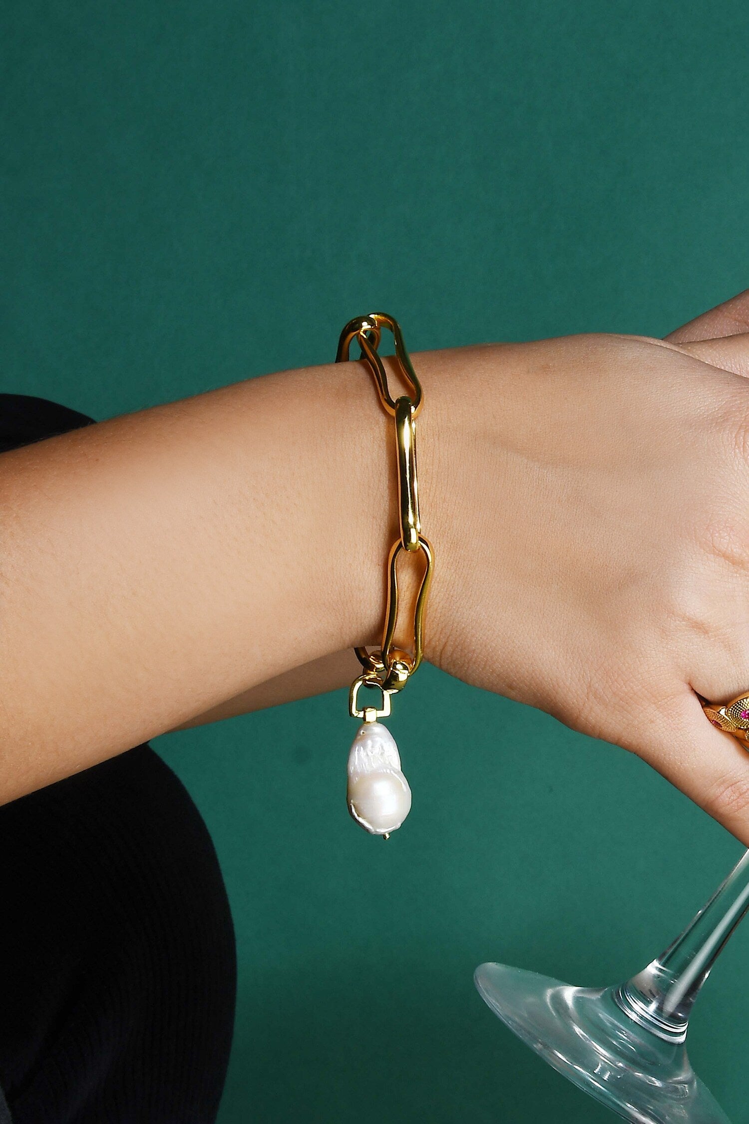 Sculpted Clip Bracelet 