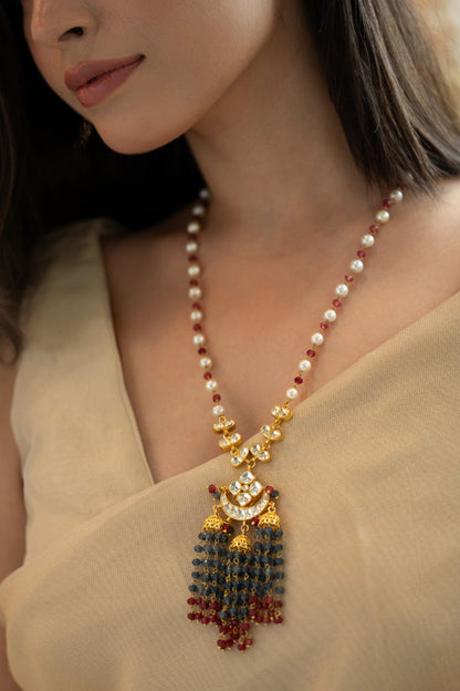 Kundan & Onyx Stone Embellished Necklace 
