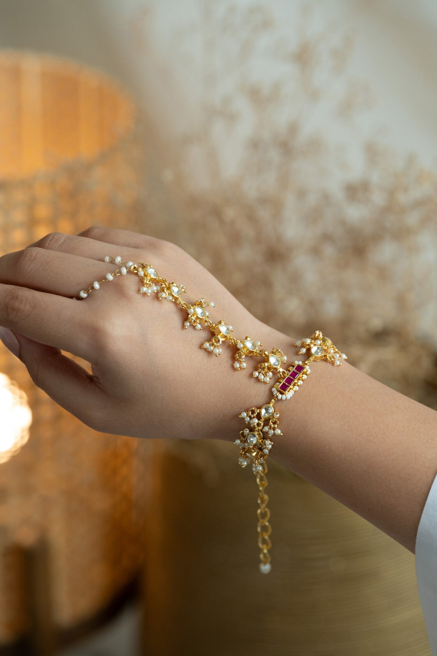 Kundan & Pearl Embellished Haathphool 