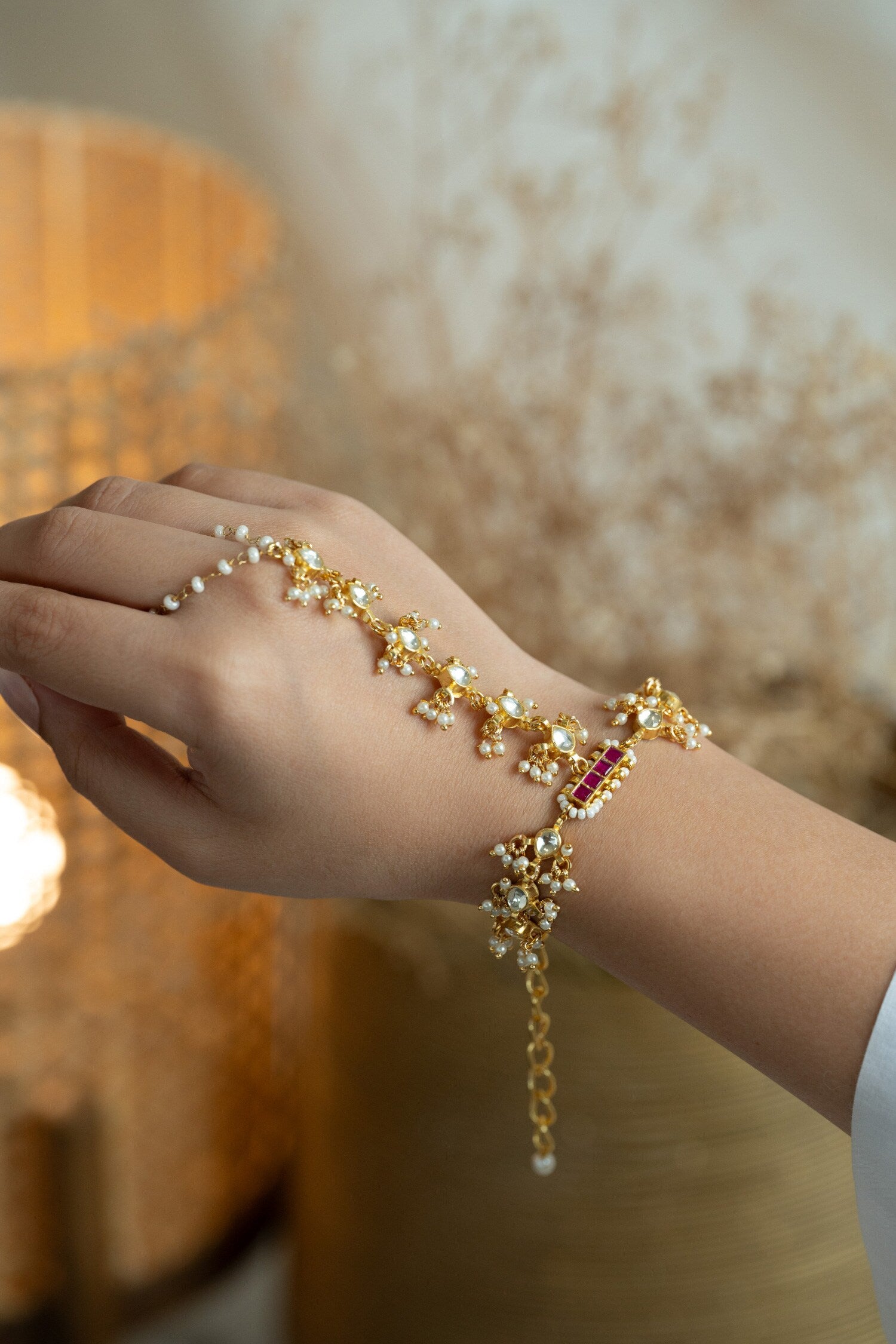 Kundan & Pearl Embellished Haathphool 