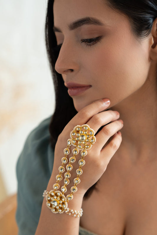 Kundan Embellished Haathphool 