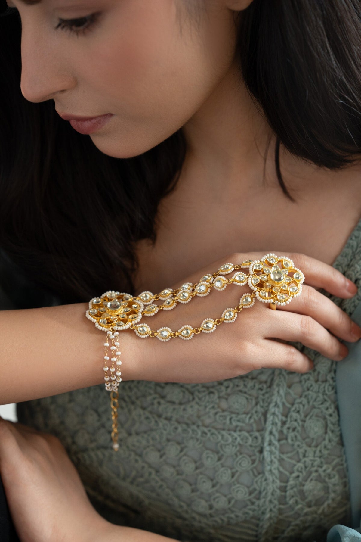 Kundan Embellished Haathphool 