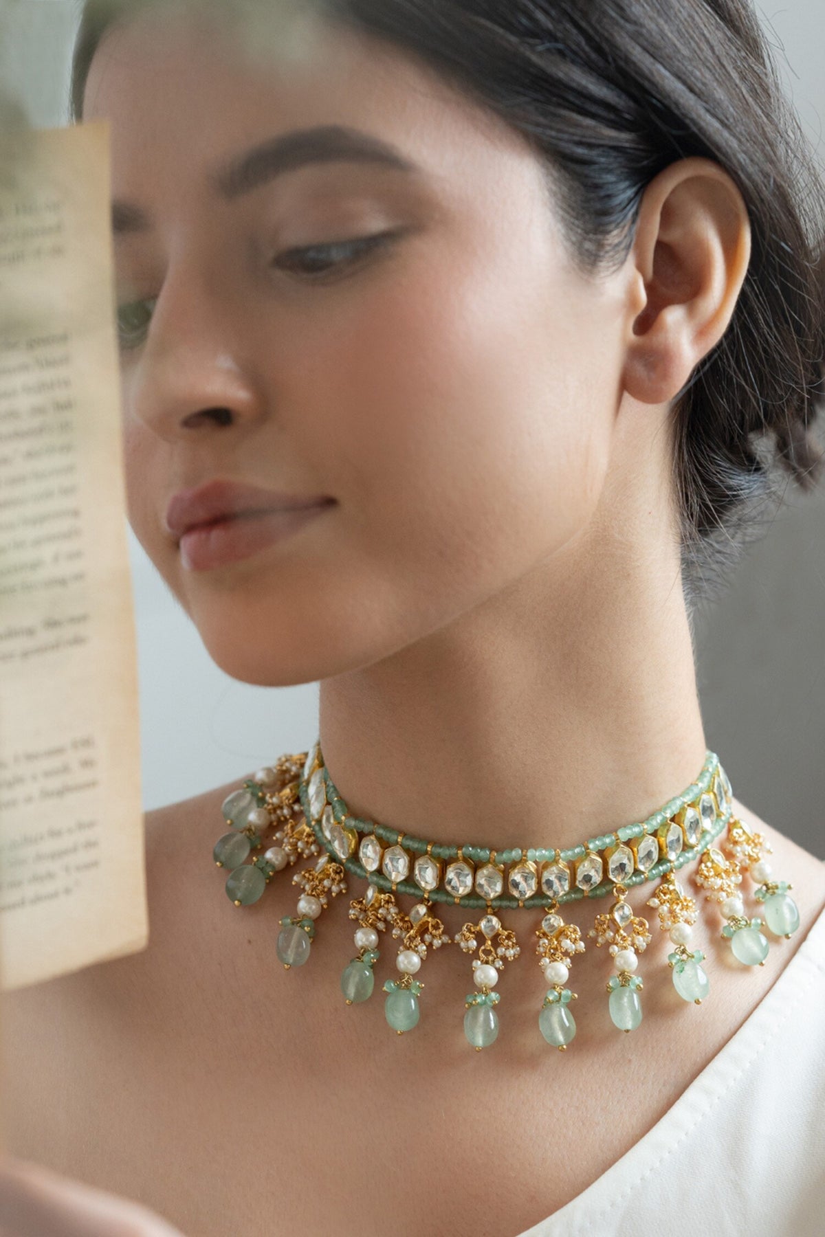 Kundan & Natural Stone Embellished Necklace 